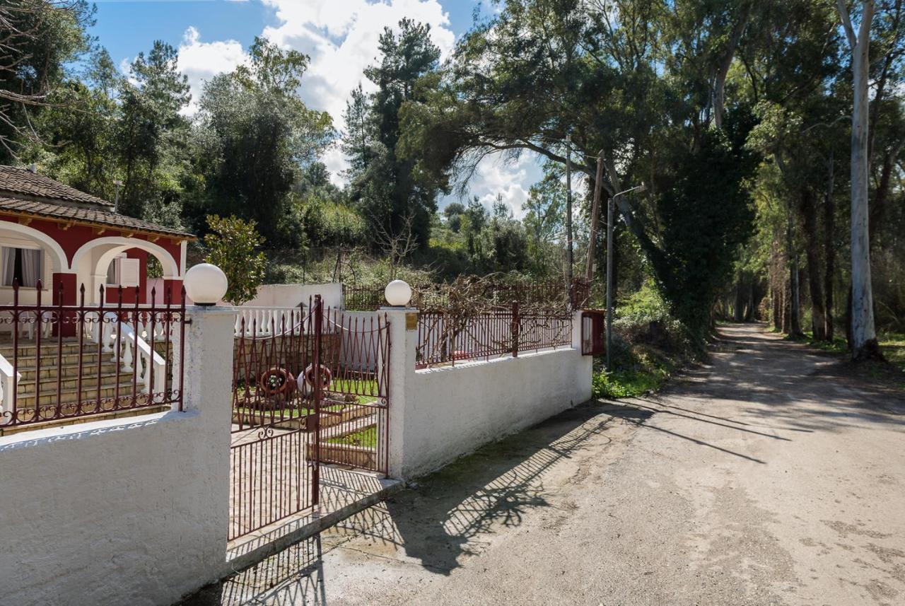 Merlyn Rooms Into The Nature, 100M From The Beach Dafnila Dış mekan fotoğraf